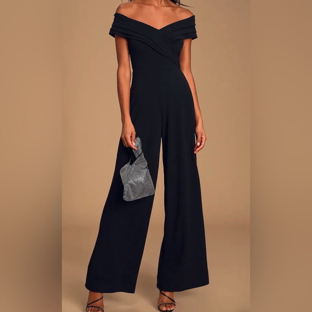 NWT Lulus - Black Off The Shoulder Jumpsuit - Size S